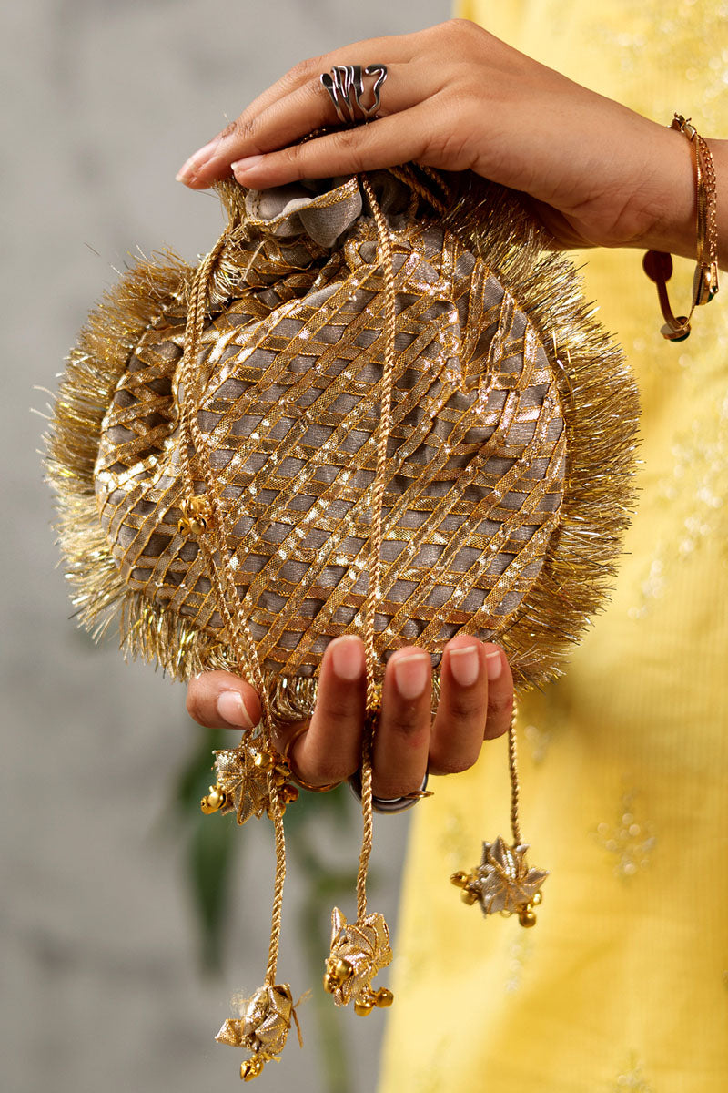 Sunehri Jaal Potli