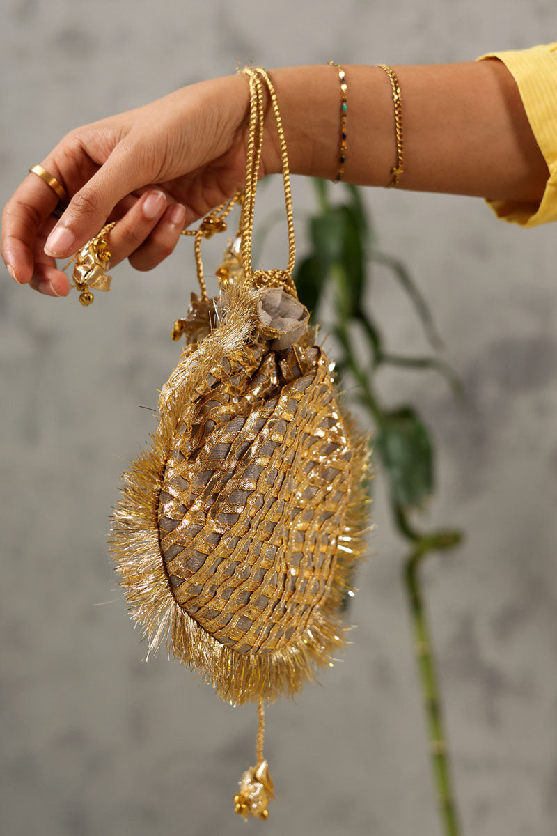 Sunehri Jaal Potli